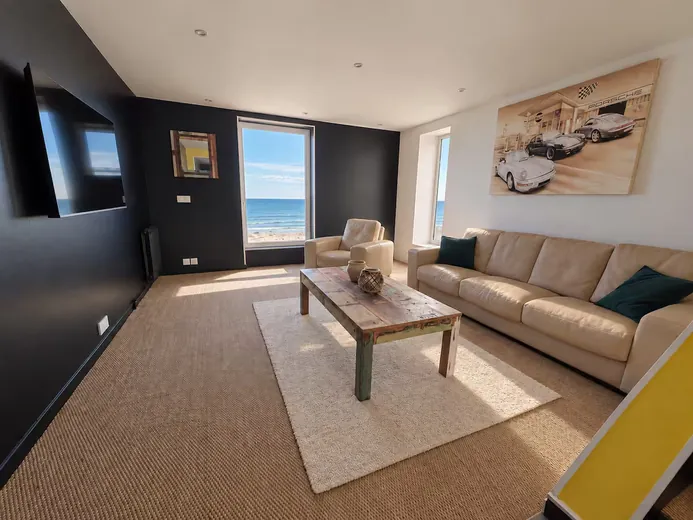 Lounge with sea view